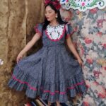 Vestido talla CH bordado Istmeño azul/blanco